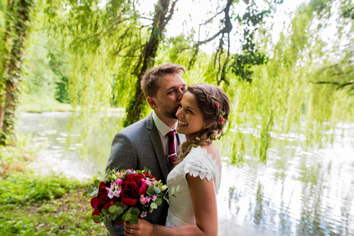 photos de couple arras bouquet de mariée